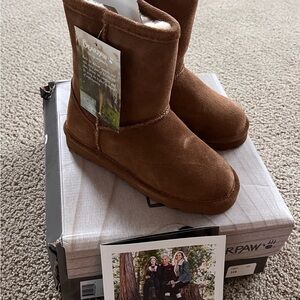 NWT BearPaw Tan Shearling Boots size 13 kids